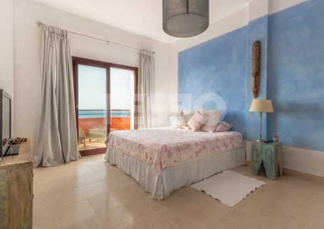 Villa con magníficas vistas al Mar y Gibraltar en Torreguadiaro