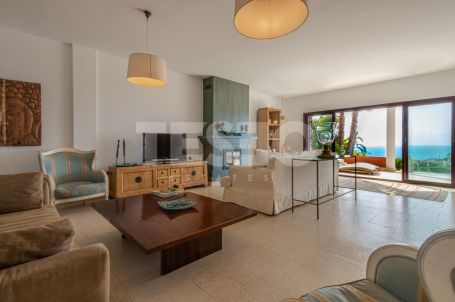 Villa in Torreguadiaro with great sea views