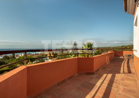 Villa con magníficas vistas al Mar y Gibraltar en Torreguadiaro
