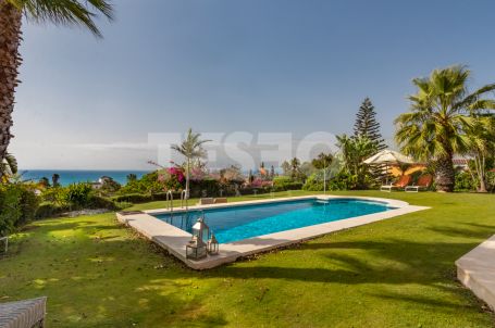 Villa in Torreguadiaro with great sea views