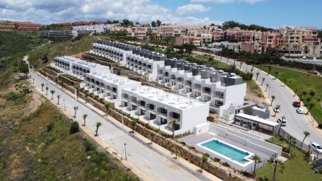 Exclusivo proyecto residencial de 47 casas adosadas de estilo contemporáneo en venta