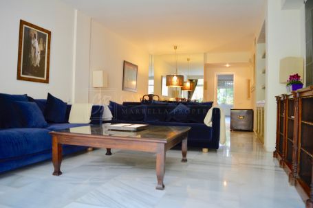 Apartamento en Planta Baja de Dos Dormitorios en La Alcazaba Puerto Banus