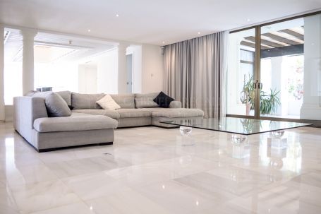 Exceptional Five-Bedroom Penthouse in Puerto Banus