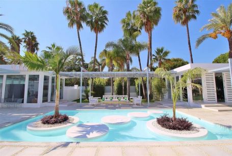 Villa for sale in Guadalmina Baja, Marbella