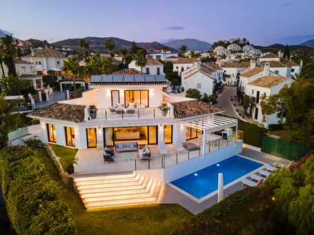 Exquisita Villa Familiar en el Corazón del Valle del Golf, Nueva Andalucía