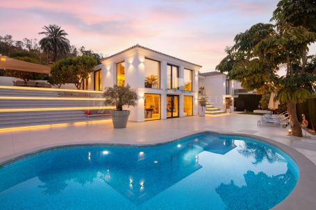 Stunning Fully Renovated Villa in the Heart of the Golf Valley