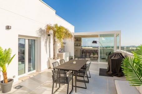 Stunning Refurbished Penthouse with Panoramic Views and Prime Location