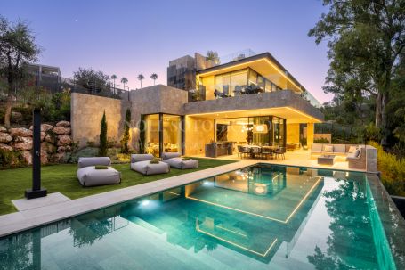 Villa zum Verkauf in La Cerquilla, Nueva Andalucia, Marbella