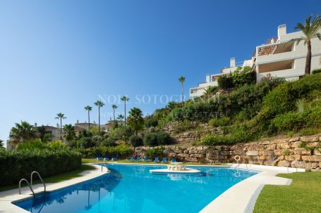 Zweistöckiges Penthouse zum Verkauf in Palacetes Los Belvederes, Nueva Andalucia, Marbella
