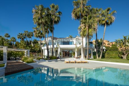 Villa zum Verkauf in La Cerquilla, Nueva Andalucia, Marbella