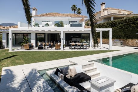 Villa for sale in Los Naranjos, Nueva Andalucia, Marbella