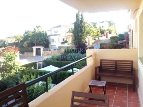 Apartment for sale in Balcón del Golf, Nueva Andalucia, Marbella