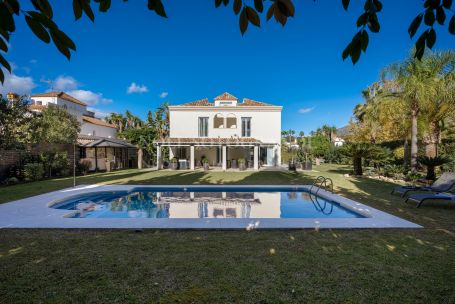 Villa zum Verkauf in Lagomar, Nueva Andalucia, Marbella
