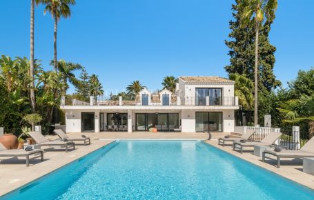 Villa zum Verkauf in Parcelas del Golf, Nueva Andalucia, Marbella