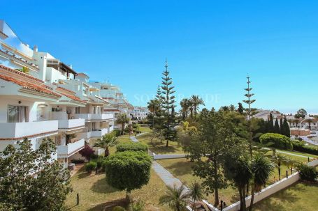 Apartamento en venta en Royal Gardens, Nueva Andalucia, Marbella