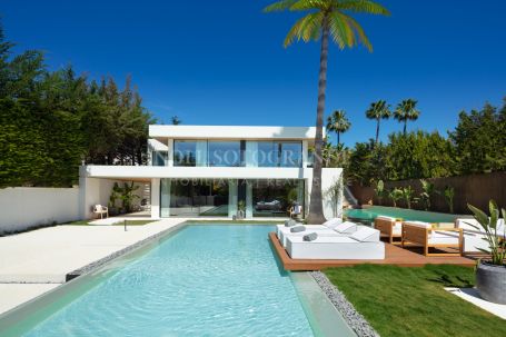 Villa zum Verkauf in Supermanzana H, Nueva Andalucia, Marbella