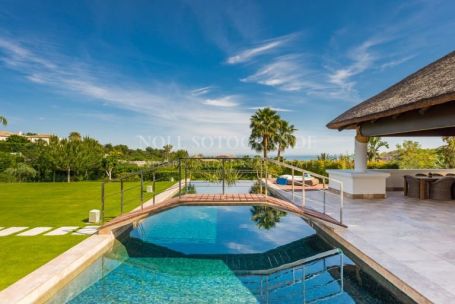 Villa en venta en Nueva Andalucia, Marbella