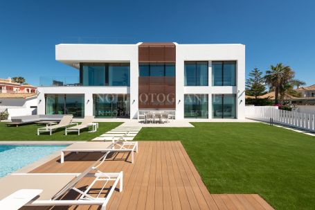 Villa for sale in El Saladillo, Estepona East, Estepona