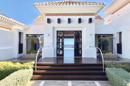 Villa for sale in Los Flamingos, Benahavis