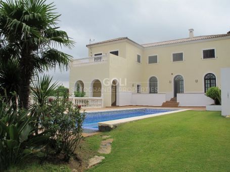 Villa con vistas al lago y zona verde