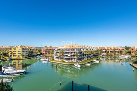 Lovely apartment with views of the Marina