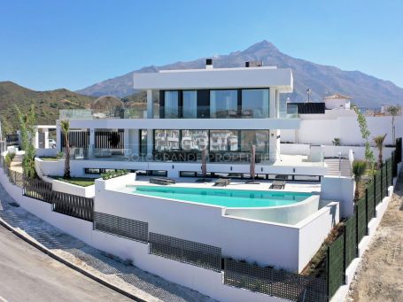 Modern villa with great panoramic sea views