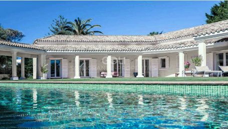 Fabulous villa in the best area of Sotogrande, Kings & Queens