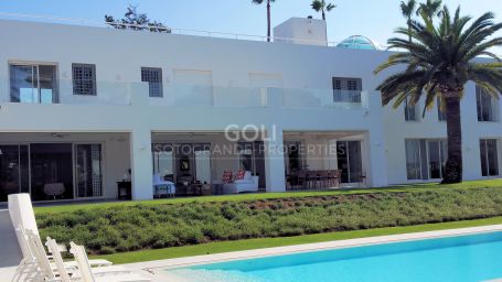 Exceptional holiday villa in prestigious Lower Sotogrande