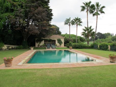 Elegant villa on the Royal Golf Course