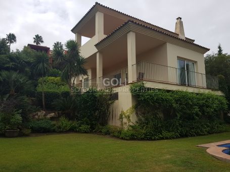 Comfortable villa with lovely gardens