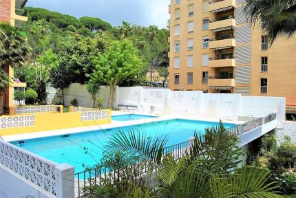 3 BEDROOM APARTMENT IN MARBELLA CENTER SURROUNDED BY SERVICES AND CLOSE TO THE BEACH!