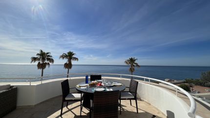 Stunning two bed, beachfront apartment with uninterrupted sea views