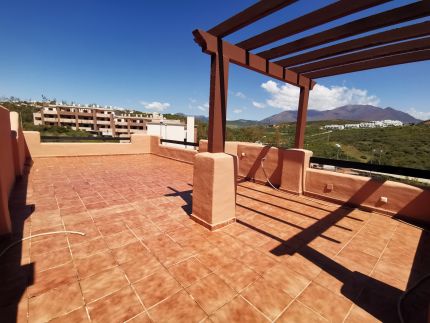 Fantastic 2 bed penthouse in Casares with stunning views