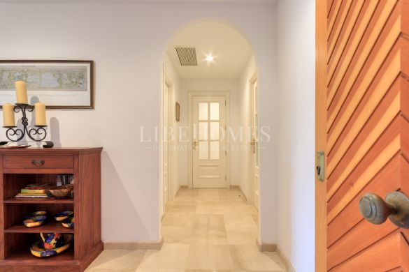 Ground floor with a large garden, 150 mts to the sea, in Estepona