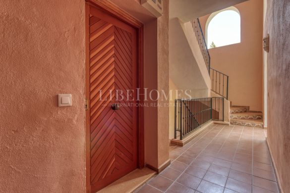 Ground floor with a large garden, 150 mts to the sea, in Estepona