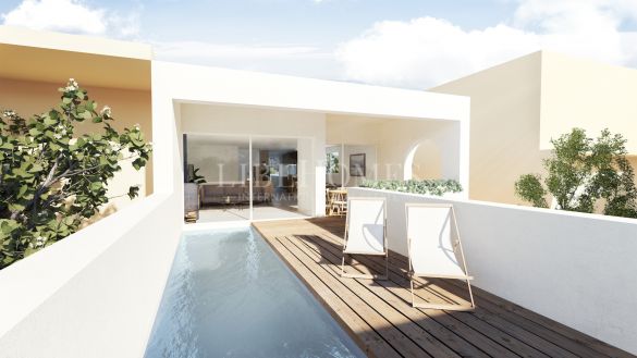 Seafront house in Roses city center, in front of the marina