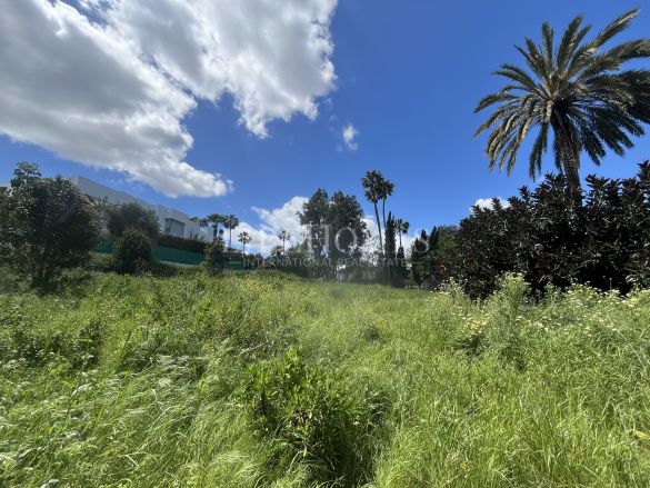Plot in Kings and Queens, Sotogrande, with sea and mountain views