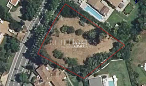 Plot in Kings and Queens, Sotogrande, with sea and mountain views