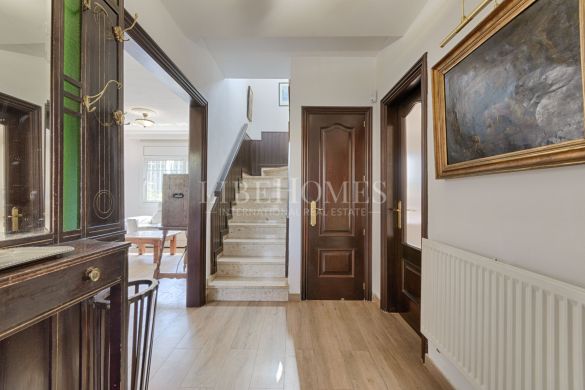 Cozy semi-detached house within walking distance of Figueres center