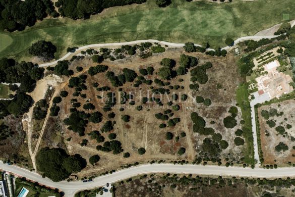 South-facing plot of land on a cul-de-sac in La Reserva de Sotogrande