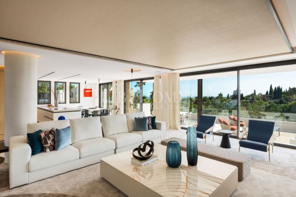 Modern style, top luxury villa with sea views in Marbella Golden Mile