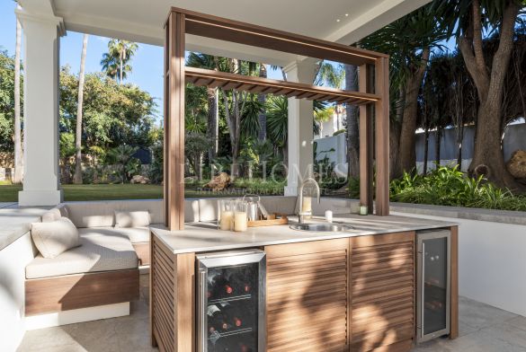 Andalusian luxury villa in the Golf Valley, Nueva Andalucia, Marbella