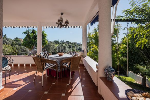 Beautiful Andalusian villa with a unique character in Marbella East