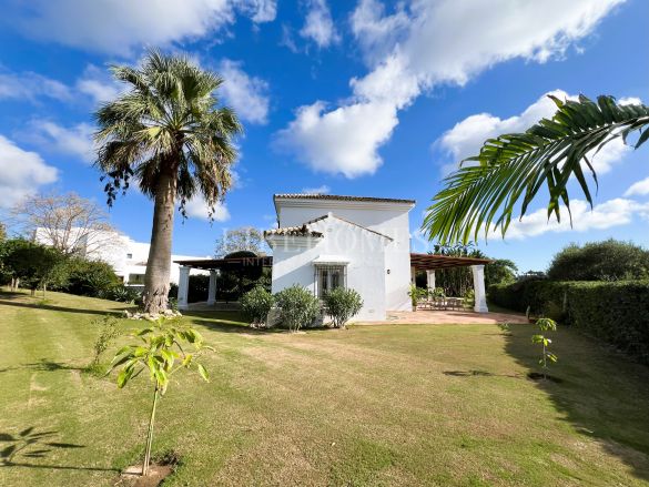 Villa andaluza con vistas panorámicas en exclusiva Zona G, Sotogrande