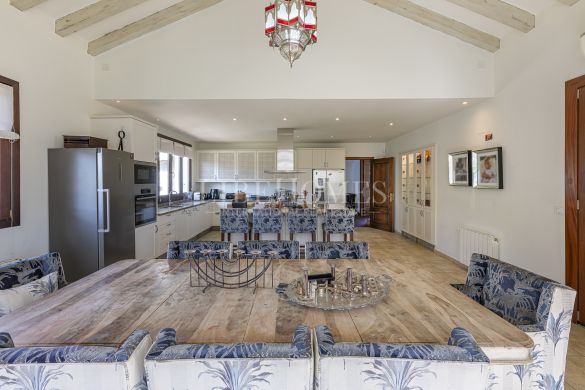Preciosa villa andaluza en la prestigiosa Zona F de Sotogrande