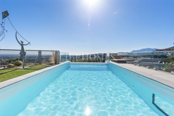 Modern luxury villa with panoramic sea views in La Quinta, Benahavis