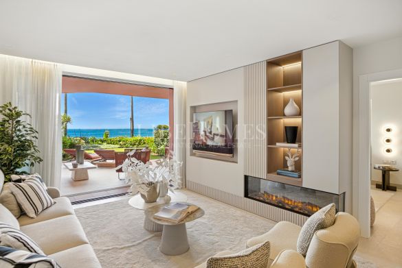 Luxury ground-floor apartment on the New Golden Mile, Estepona