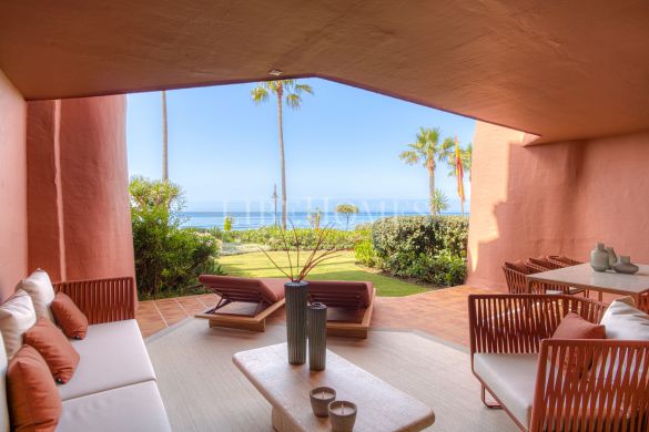 Luxury ground-floor apartment on the New Golden Mile, Estepona