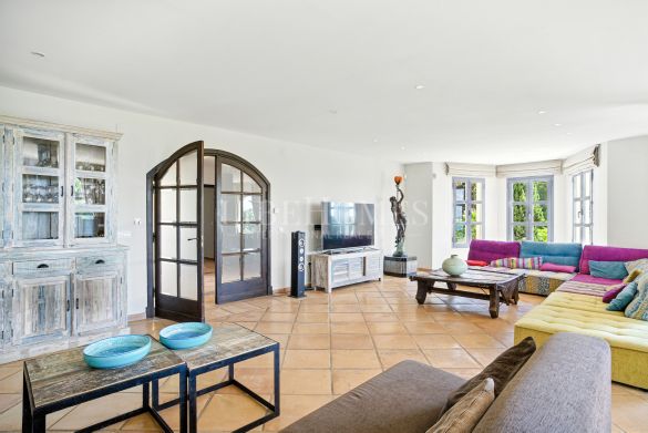 Beautiful villa with sea views in Estepona Hills, Altos de Estepona