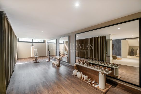 Modern luxury villa in El Paraiso, New Golden Mile, Estepona